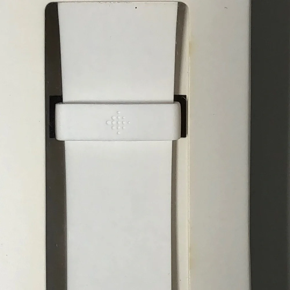 NWT Two New Unisex Fitbit Versa Classic Soft Silicone Bands in White, Size Large